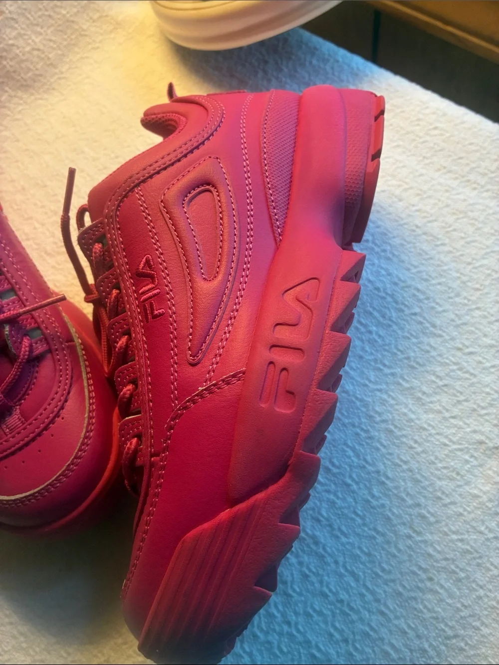 FILA WOMENS WEDGE PINK SNEAKER EMBROIDERED FILA LOGOS 8 CUSHION COMFORT